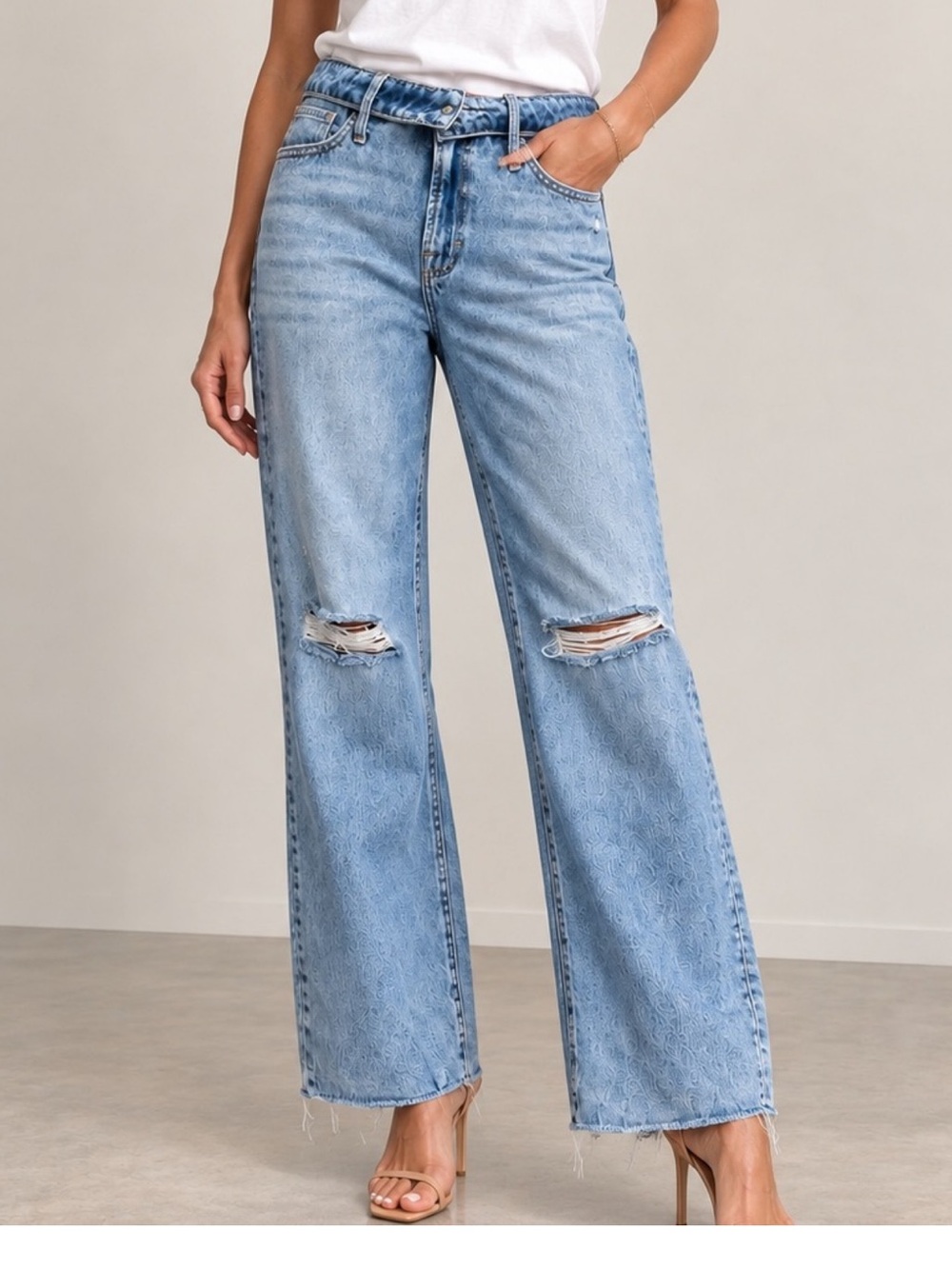 HIDDEN JEANS Logan Fold Over Waist Distressed Dad Jeans Light Wash Size 26